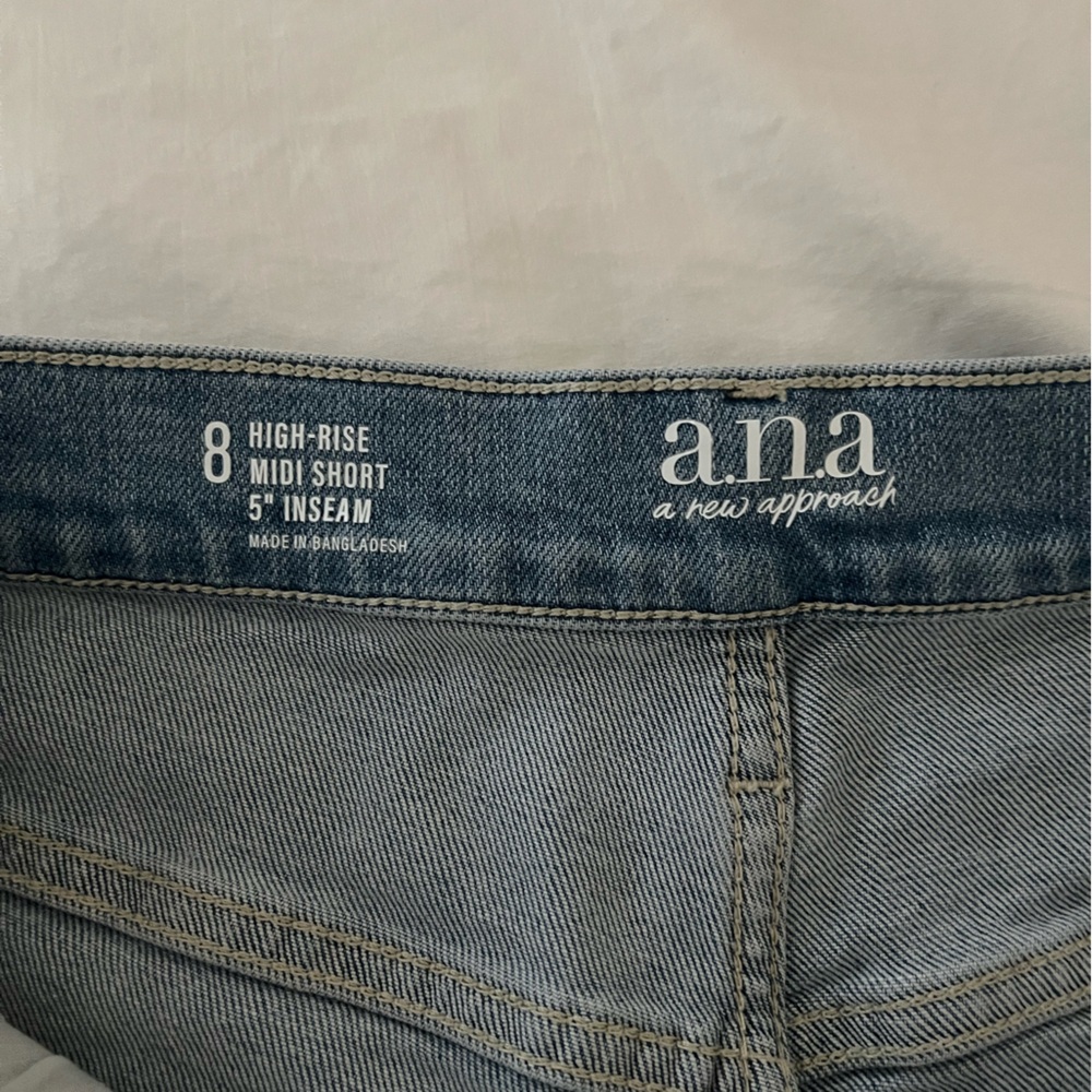 a.n.a High-Rise Denim Jean Shorts - Medium Blue